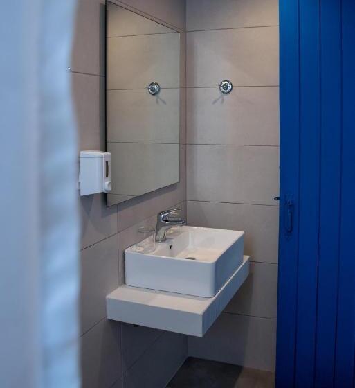 غرفة عائلية مطلّة علي البحر, Porto Greco Village Beach