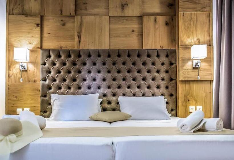 جناح, Porto Greco Village Beach