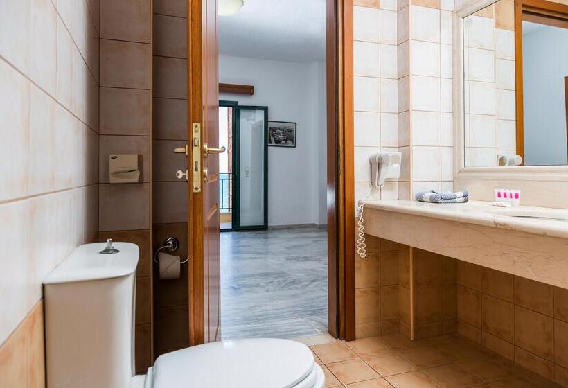 غرفة عائلية, Porto Greco Village Beach