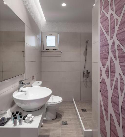 شقة عائلية غرفتين نوم, Porto Greco Village Beach