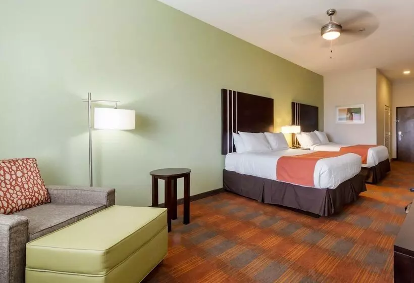 スイート, Quality Inn & Suites Victoria East