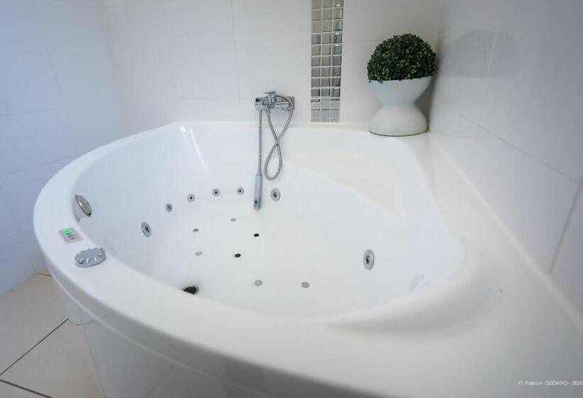 סוויטה דלוקס, Restaurant Du Parc En Bord De Rivière