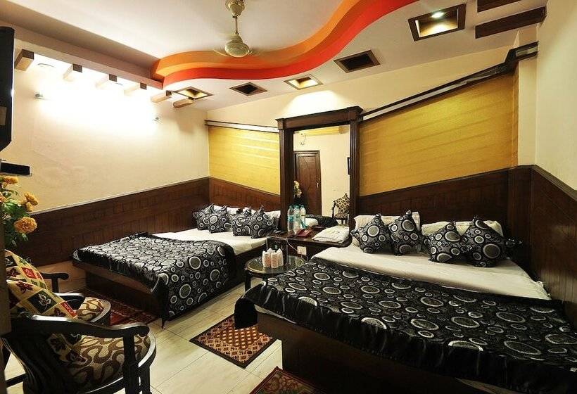 패밀리 룸, Roma Deluxe New Delhi Railway Station