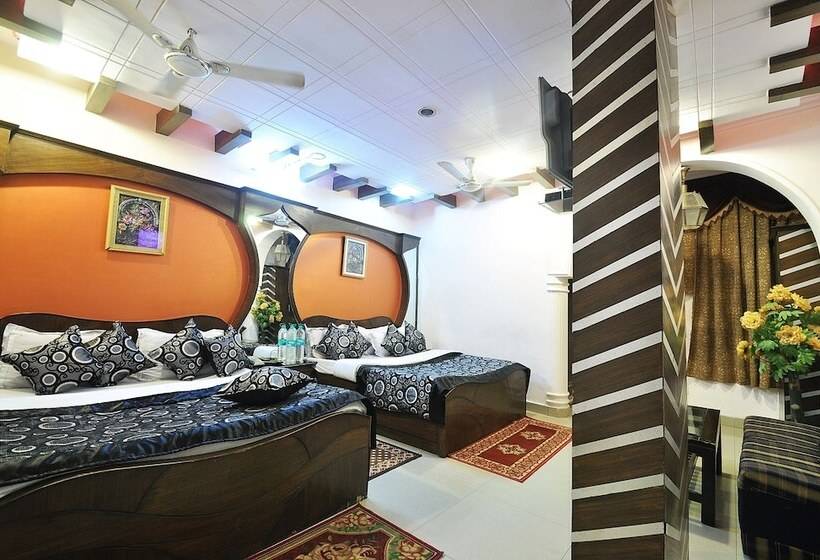 패밀리 룸, Roma Deluxe New Delhi Railway Station