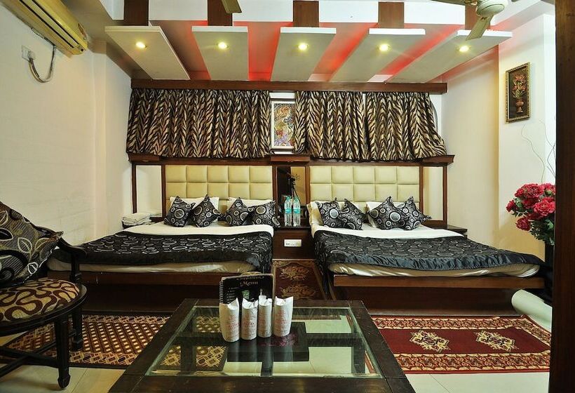 패밀리 룸, Roma Deluxe New Delhi Railway Station