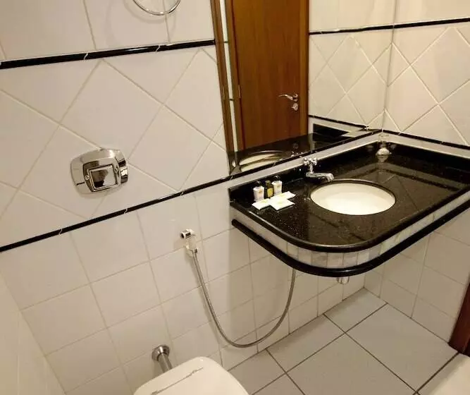 Deluxe Zimmer, Sansaed
