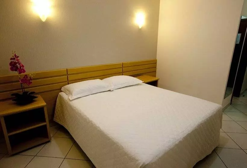Deluxe Zimmer, Sansaed