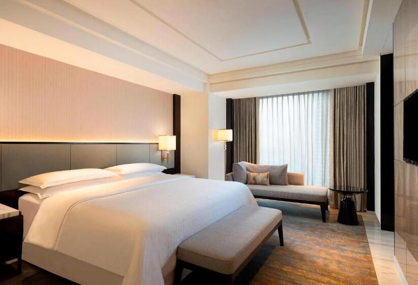 Люкс Клуб, Sheraton Grand Jakarta Gandaria City