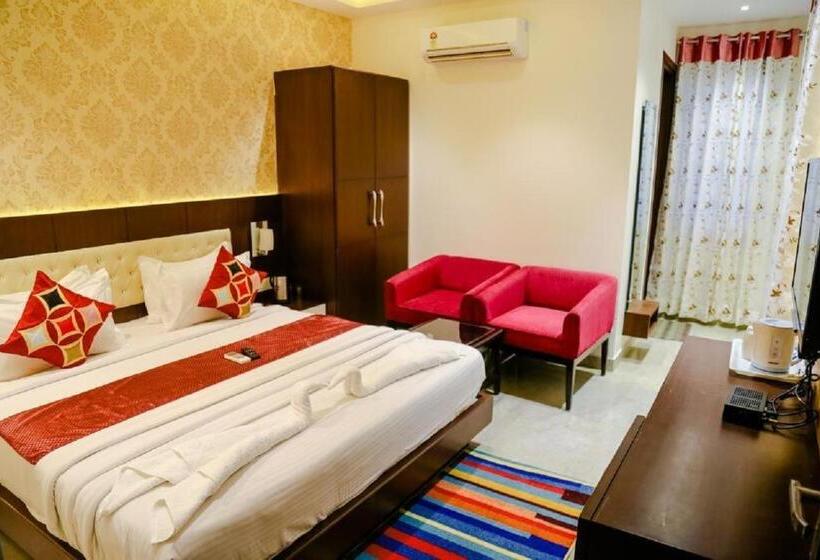 اتاق لوکس, Taj Heights