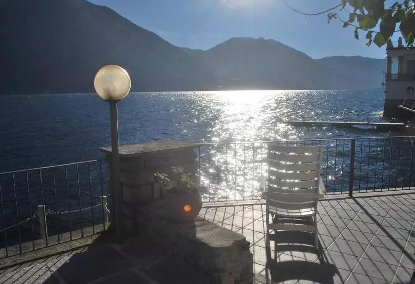 バルコニー付きデラックスルーム, Villa Belvedere Como Lake Relais