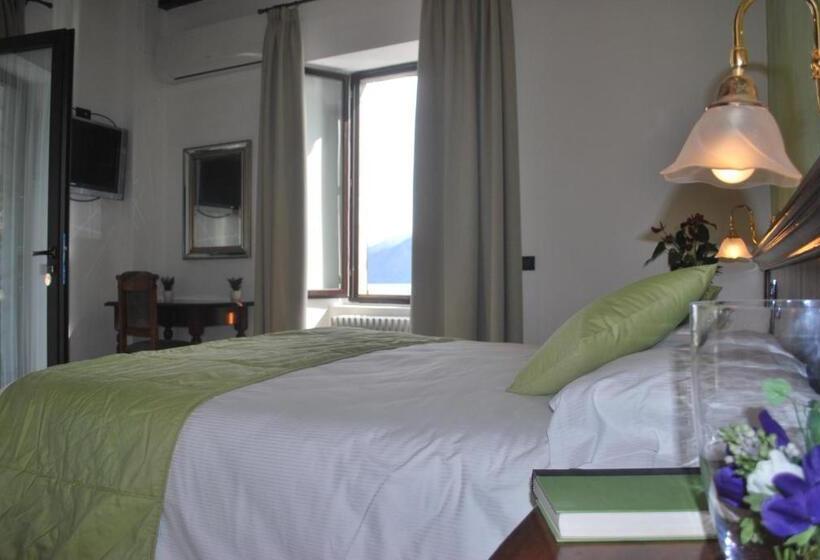 带河湖景观的轻年套房, Villa Belvedere Como Lake Relais