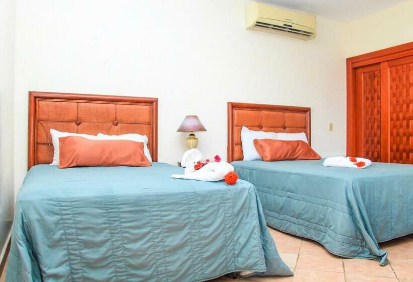 اتاق استاندارد چهارنفره با بالکن, West Bay Colonial