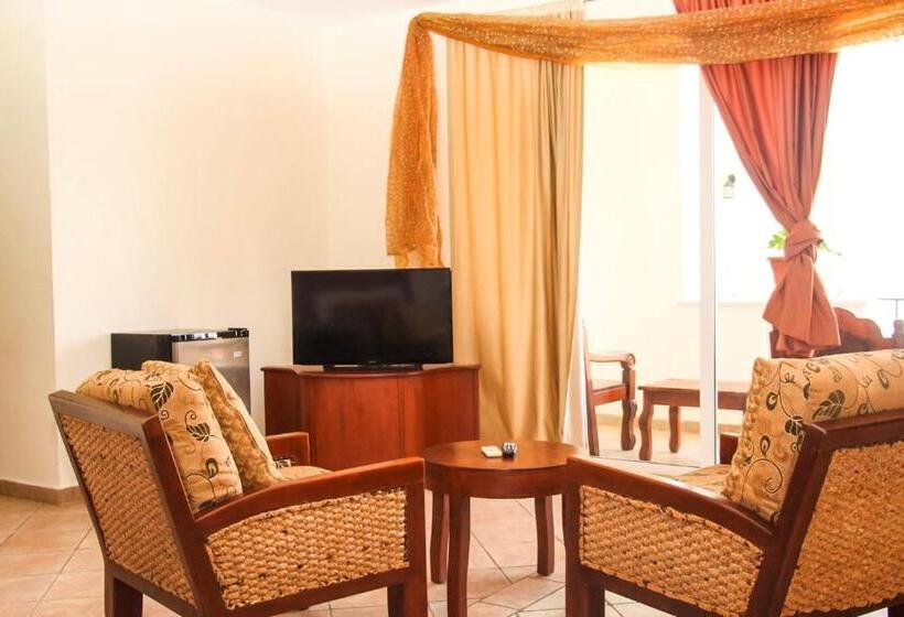 سوییت با چشمانداز استخر, West Bay Colonial