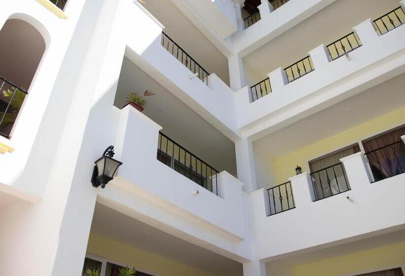 سوییت با چشمانداز استخر, West Bay Colonial