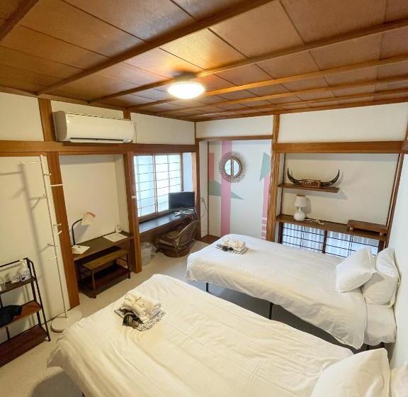 חדר מוזל מקלחת משותפת, Kikusui Ryokan