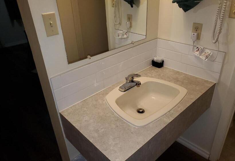 חדר סטנדרט, Battlefords Inn