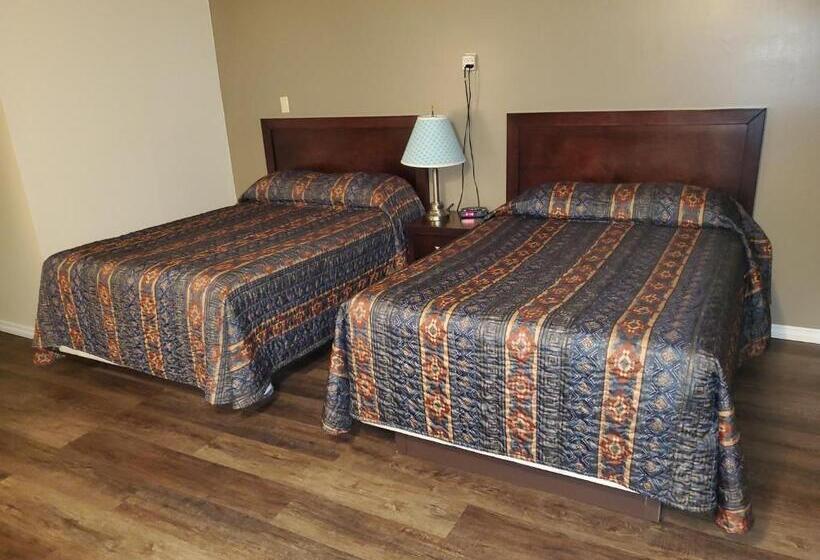 חדר סטנדרט שתי מיטות זוגיות, Battlefords Inn