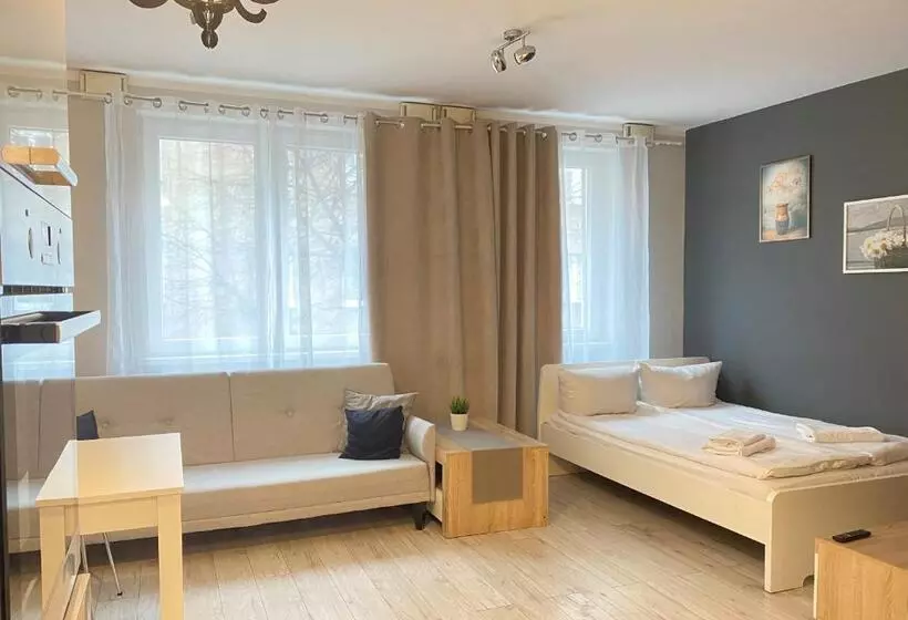 استودیوی استاندارد, Residence Apart