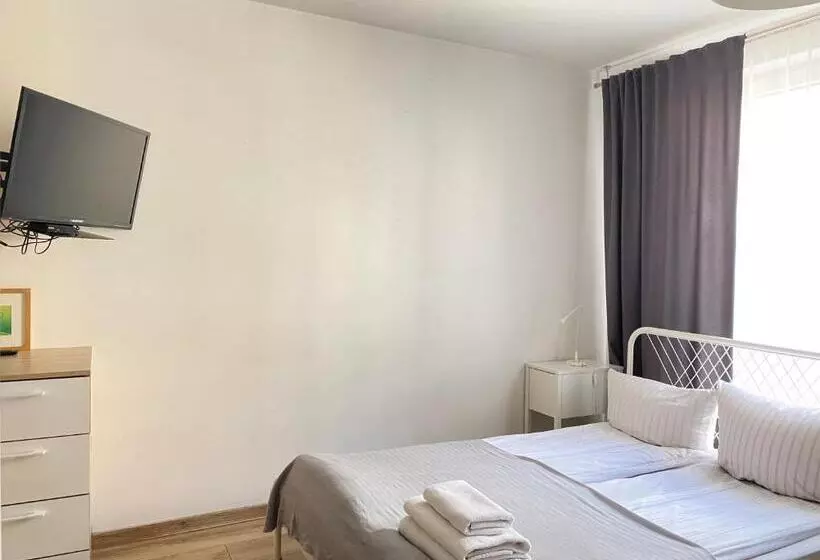 استودیوی استاندارد, Residence Apart