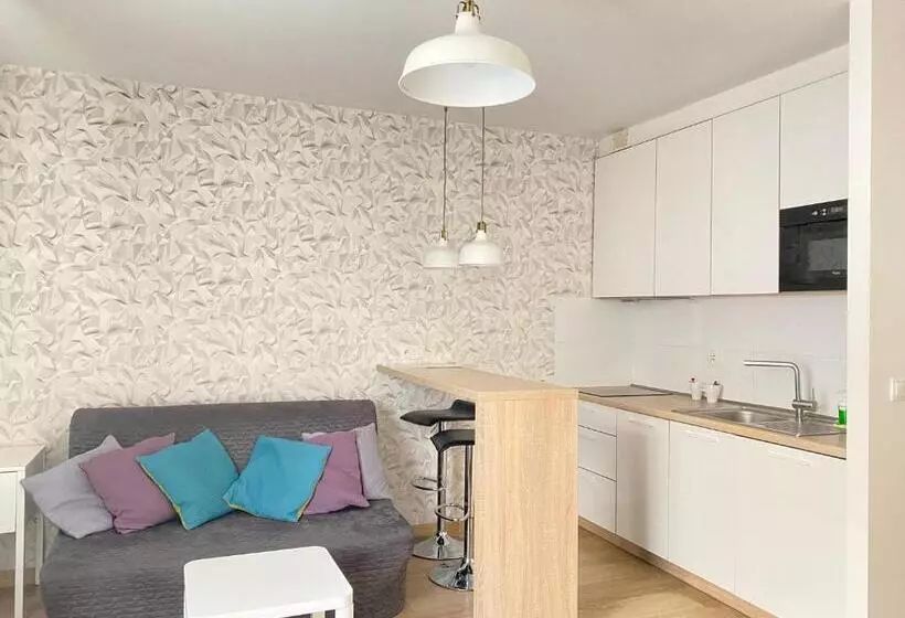 استودیوی استاندارد, Residence Apart