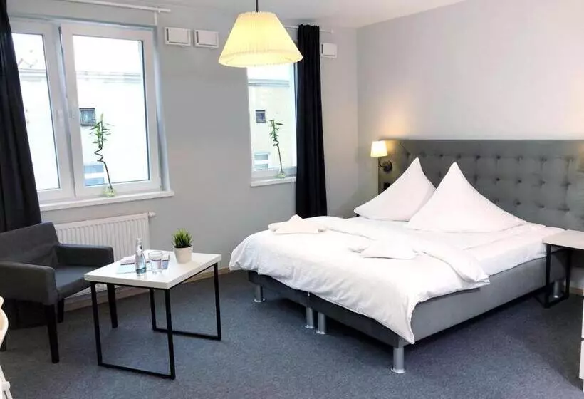 استودیوی استاندارد, Residence Apart