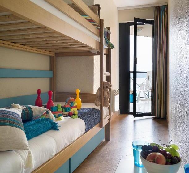 Superior 2-bedroom flat with sea view, Residence La Palme D Azur Cannes Verrerie