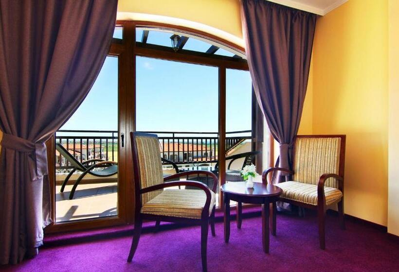 オーシャンビューデラックスルームバルコニー付き, The Vineyards Spa & Resort