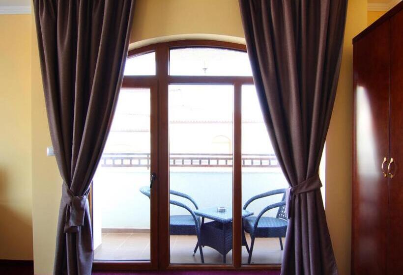 ファミリーステューディオ, The Vineyards Spa & Resort