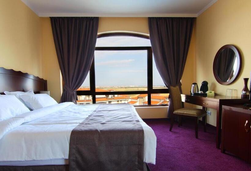 ファミリーステューディオ, The Vineyards Spa & Resort