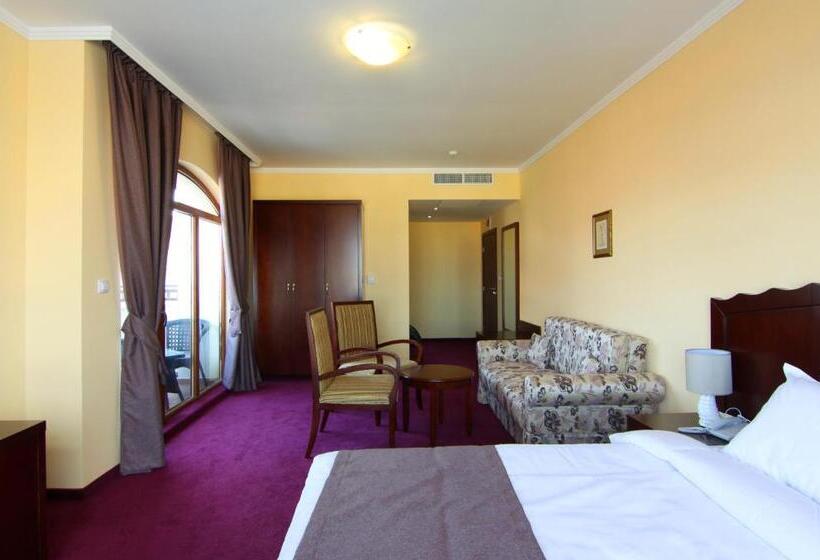 ファミリーステューディオ, The Vineyards Spa & Resort