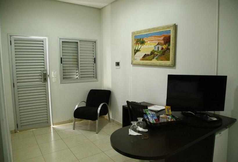 디럭스 트리플 룸, Porto Center