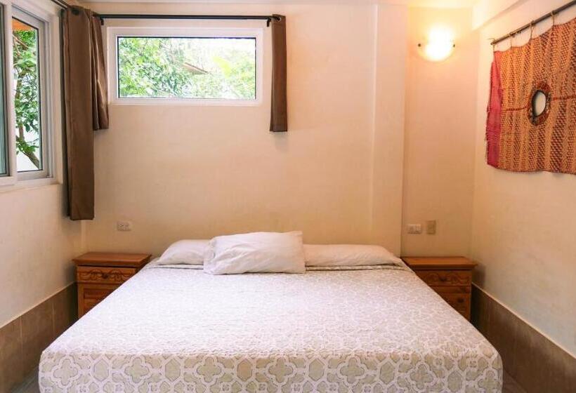 اتاق لوکس خانوادگی, Ati Hostel & Beach Club