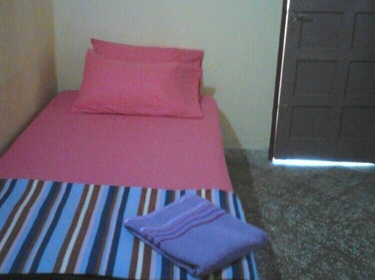 اتاق استاندارد یک نفره, Nueva Alborada Lodging House