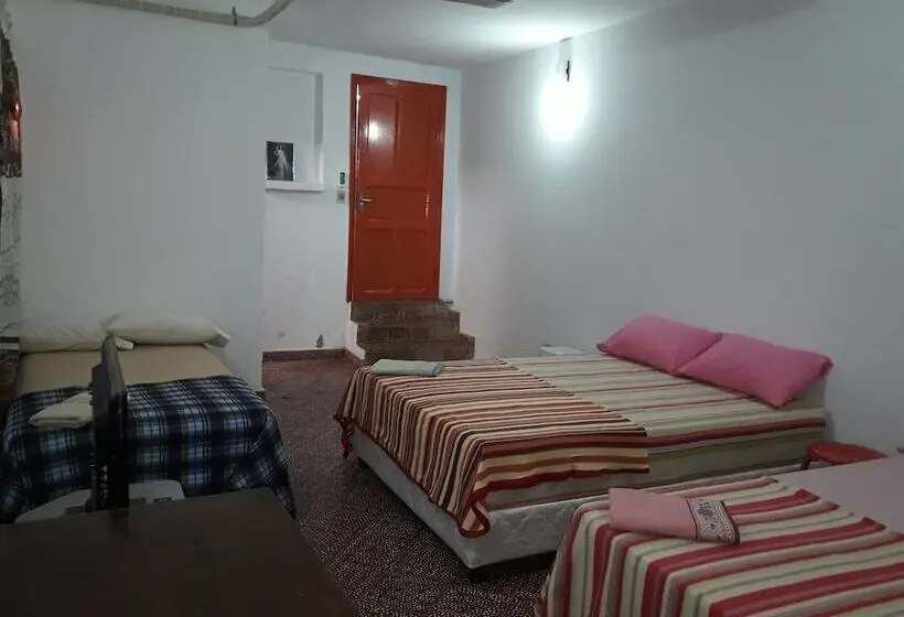 اتاق خانوادگی, Nueva Alborada Lodging House