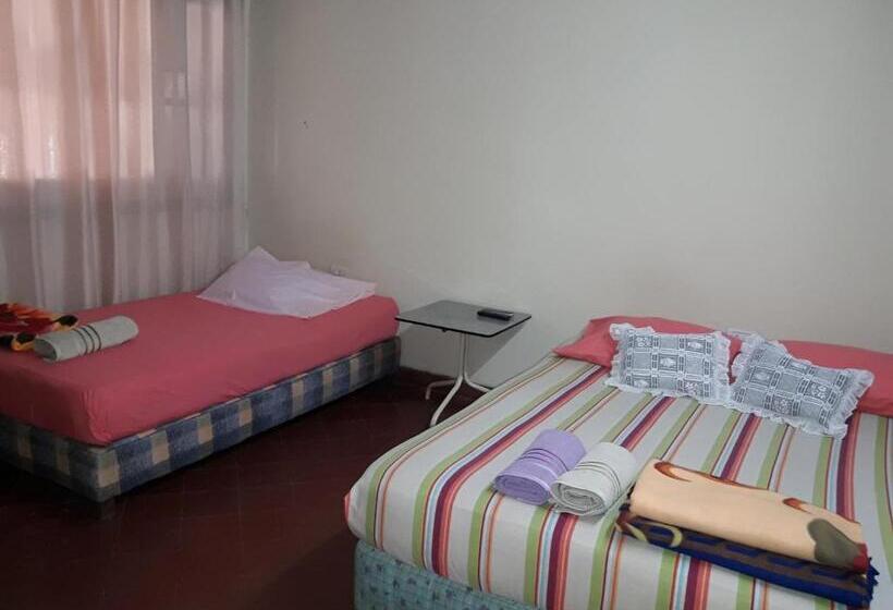 اتاق استاندارد سه نفره, Nueva Alborada Lodging House