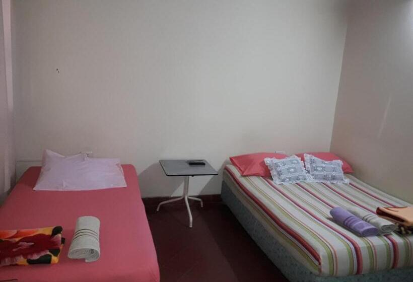 اتاق استاندارد سه نفره, Nueva Alborada Lodging House