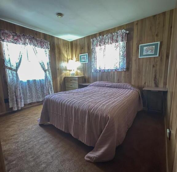 Хижина, Lazy Oaks Resort