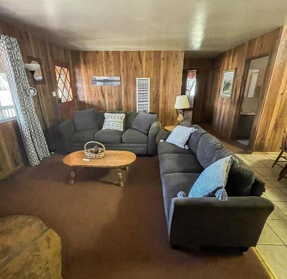 Хижина, Lazy Oaks Resort