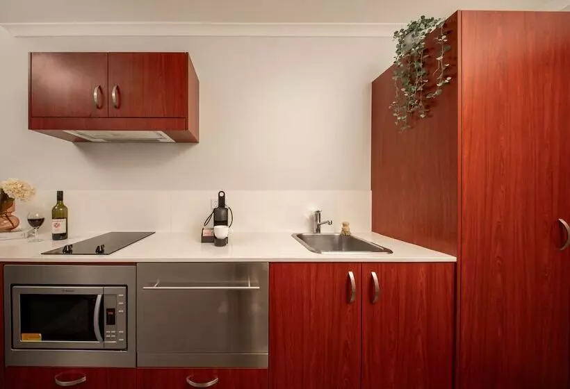 استودیو استاندارد با بالکن, Abode Narrabundah