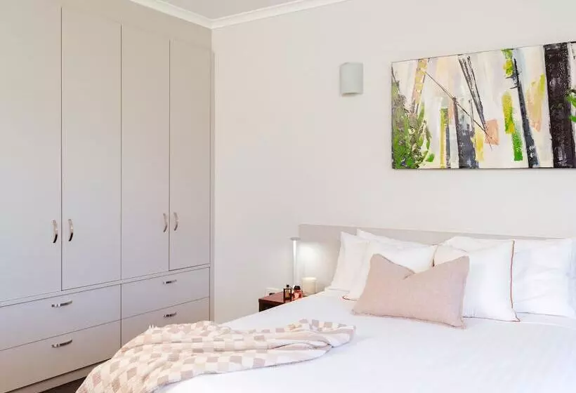 استودیو استاندارد با بالکن, Abode Narrabundah