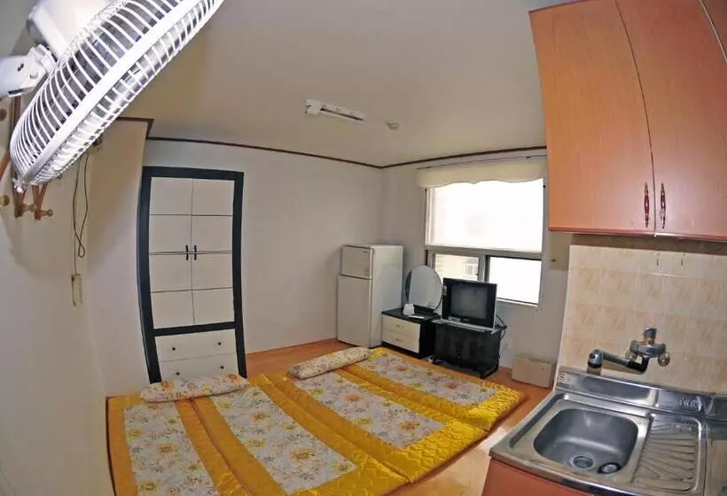 اتاق استاندارد, Hwaseong Guesthouse