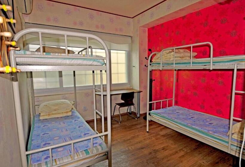 Chambre Familiale, Hwaseong Guesthouse