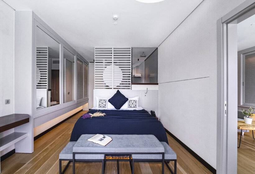 غرفة ديلوكس مطلّة علي البحر, Cape Bodrum Luxury Hotel & Beach