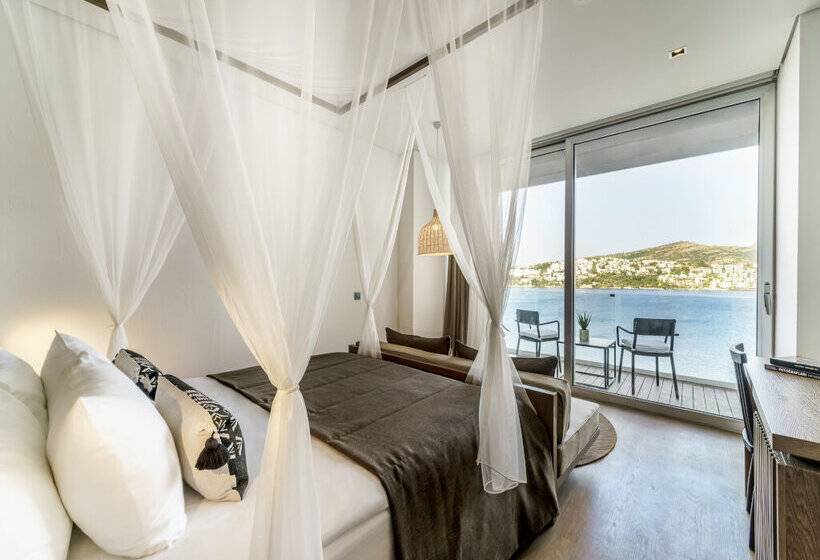 غرفة ديلوكس مطلّة علي البحر, Cape Bodrum Luxury Hotel & Beach