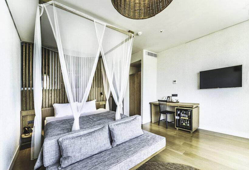 غرفة ديلوكس مطلّة علي البحر, Cape Bodrum Luxury Hotel & Beach