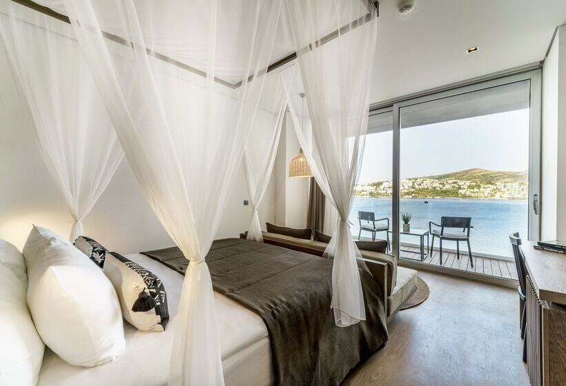 غرفة ديلوكس مطلّة علي البحر, Cape Bodrum Luxury Hotel & Beach