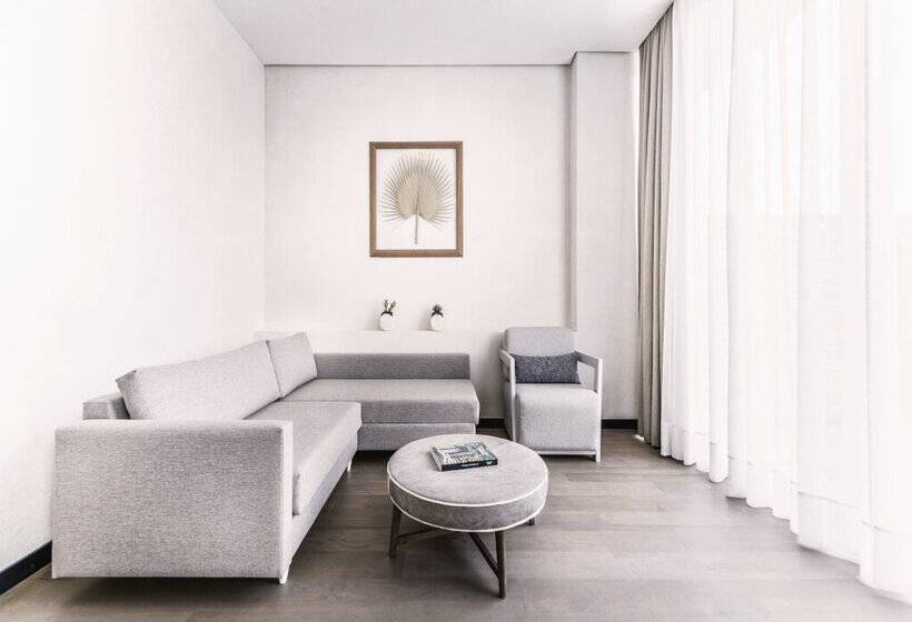 جناح جونيور مطلّ علي البحر, Cape Bodrum Luxury Hotel & Beach