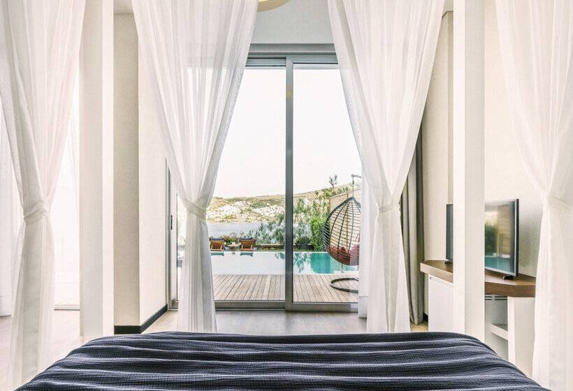 جناح جونيور مطلّ علي البحر, Cape Bodrum Luxury Hotel & Beach