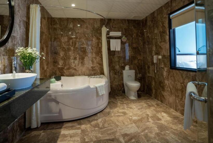 سوئیت با بالکن, Hoian Sincerity Hotel & Spa