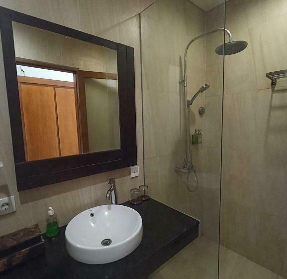 高级大房间, Abian Harmony